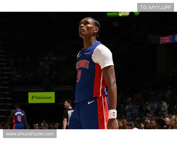 奥萨尔拼尽全力三夺关键前场篮板展现坚韧精神誓以拼抢弥补投篮不足